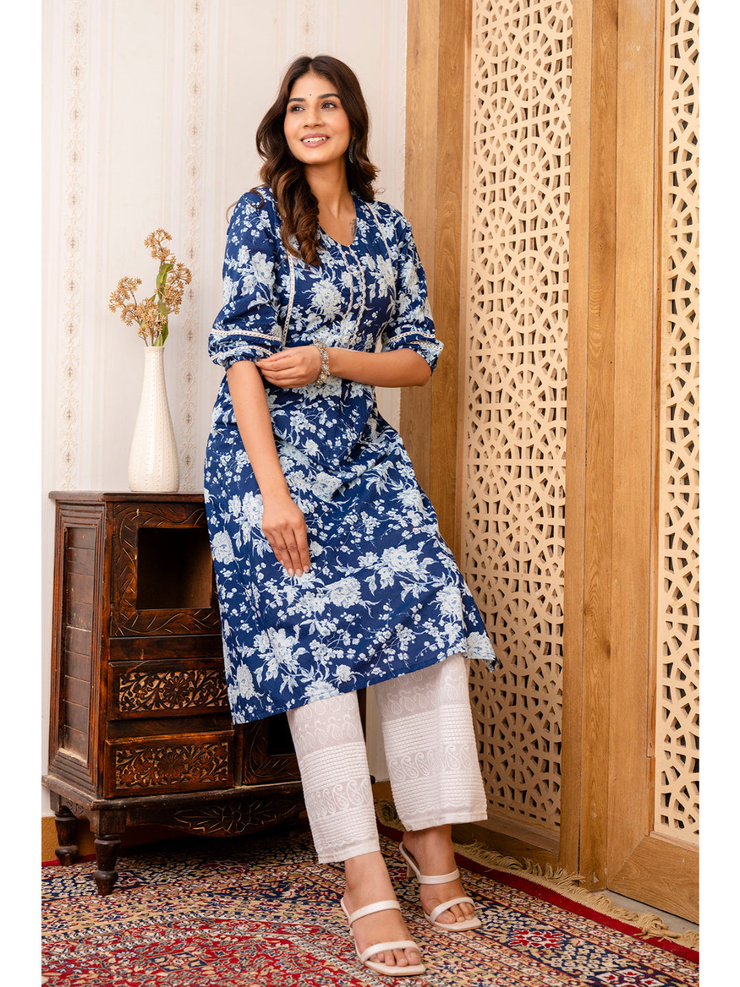 Navy Blue Printed Straight Kurta with Three Quarter Sleeves