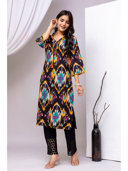 Black Printed Straight Kurta with Three Quarter Sleeves