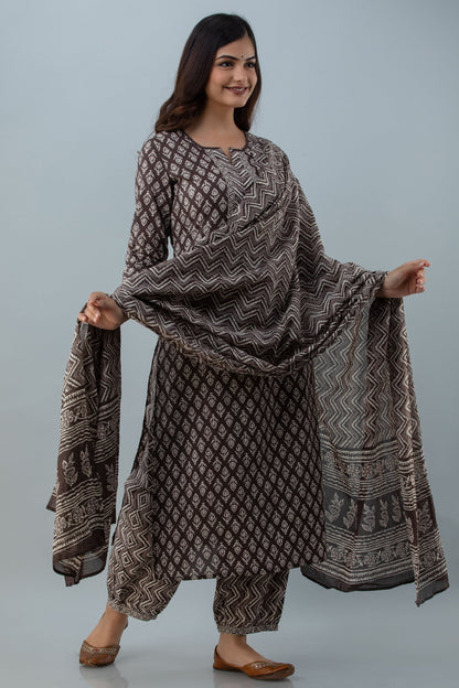 Printed Straight Calf Lenth 3/4 Sleeves Round Neck Cotton Kurta Set (Preorder)