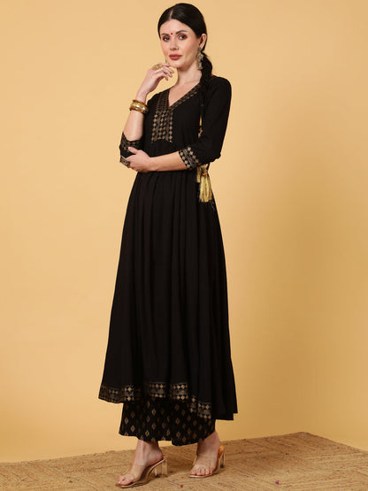 Rayon  Calf Length Solid Flared 3/4 Sleeves V-Neck Kurta Bottom Dupatta Set (Preorder)