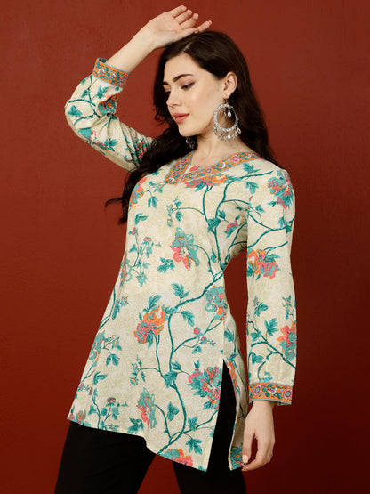 Short Length Straight 3/4 Sleeves V Top