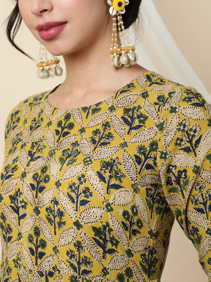 Cotton  Calf Length Printed  3/4 Sleeve Round Neck Kurta