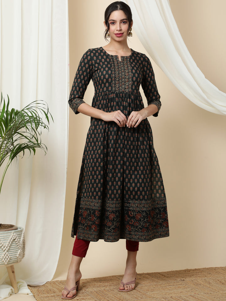 Cotton  Calf Length Printed  3/4 Sleeve Round Neck Kurta