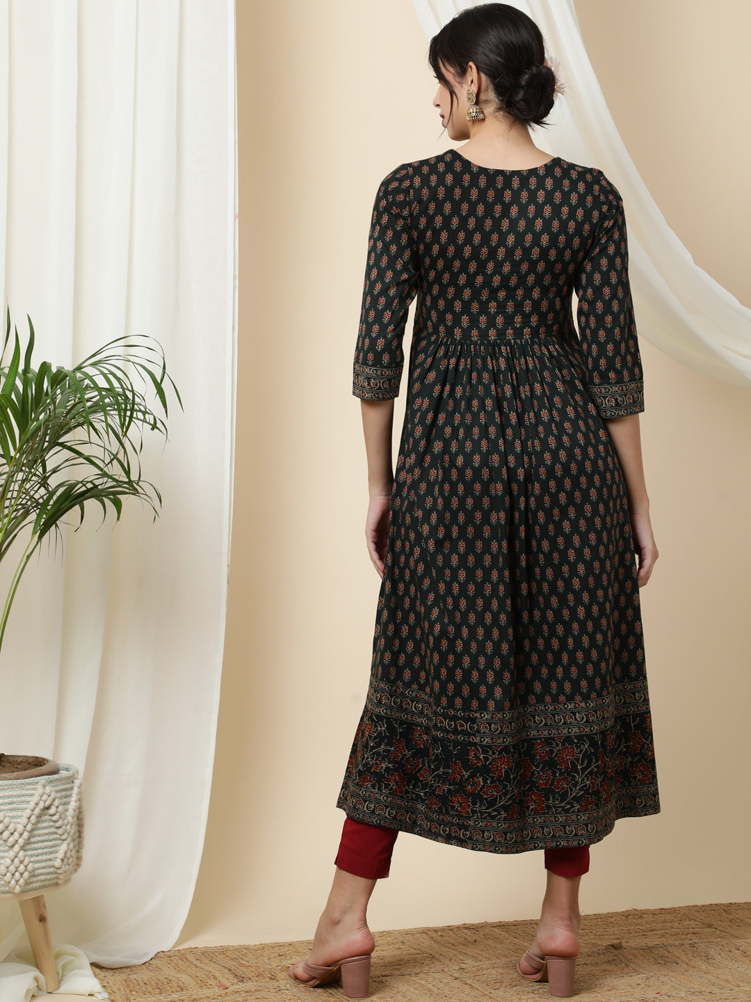 Cotton  Calf Length Printed  3/4 Sleeve Round Neck Kurta