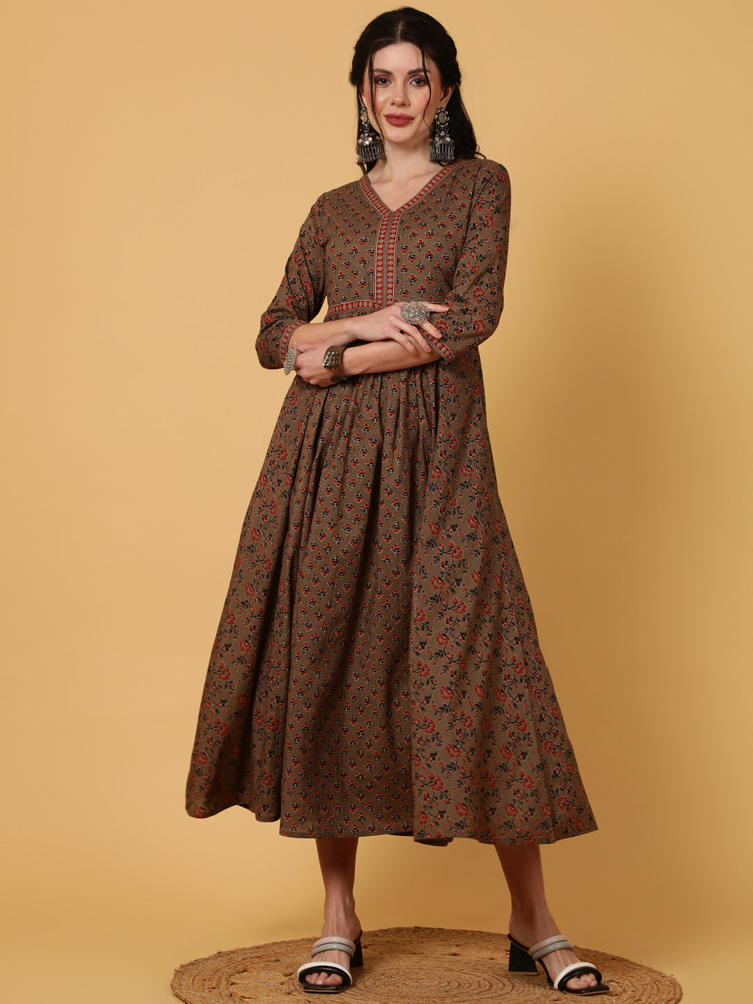Rayon  Calf Length Printed Flared 3/4 Sleeves V-Neck Kurta