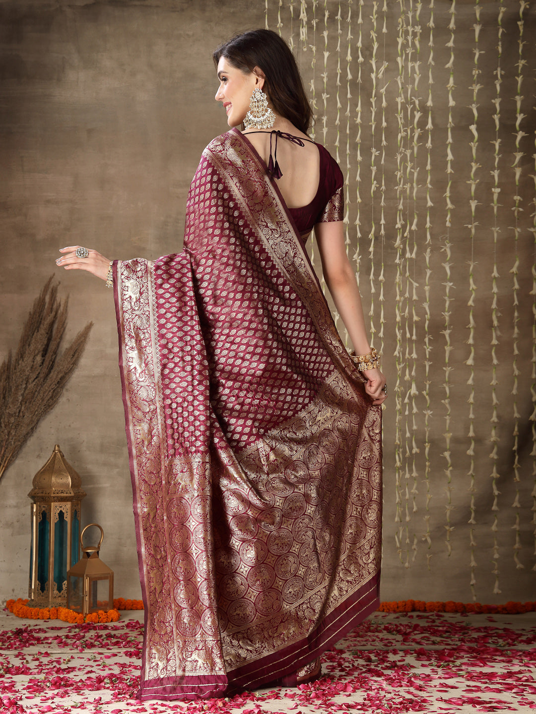 Ethnic Motifs Woven Design Zari Silk Blend Banarasi Saree