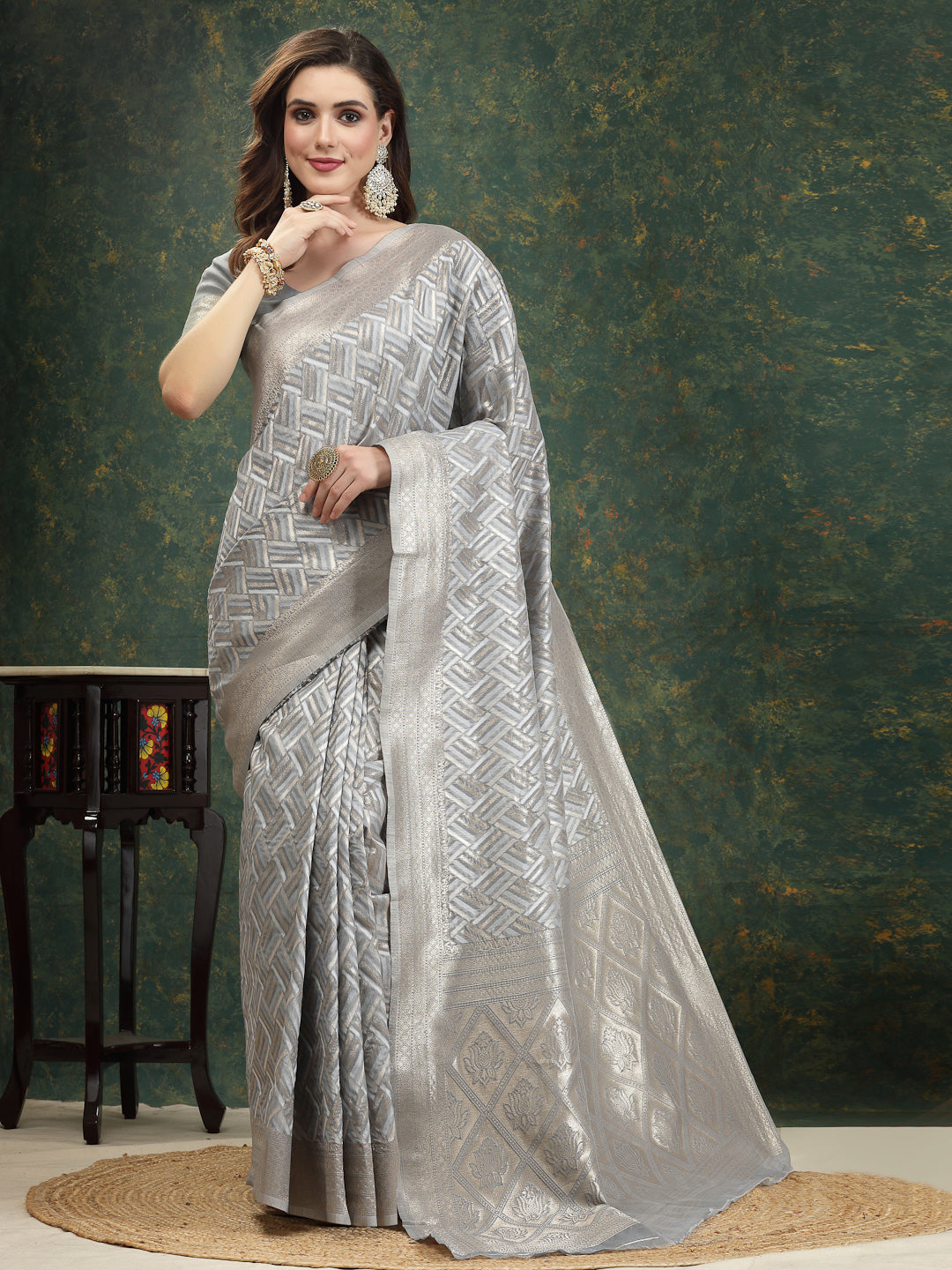 Ethnic Motifs Woven Design Zari Linen Blend Banarasi Saree (Pre-Order)