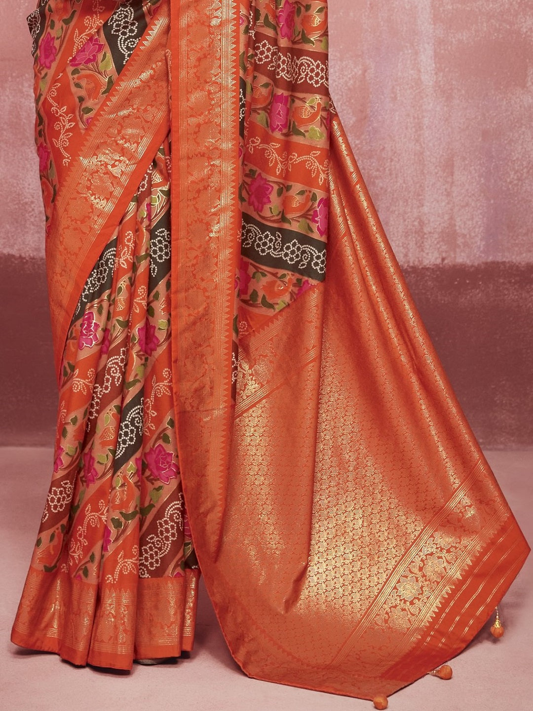 Leheriya &amp; Bandhej Printed Zari Border Silk Saree