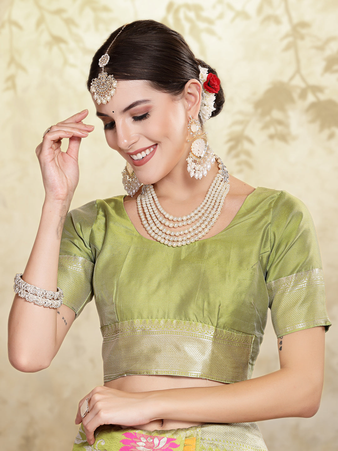 Mehndi Green Paisley Woven Zari Border Silk Saree