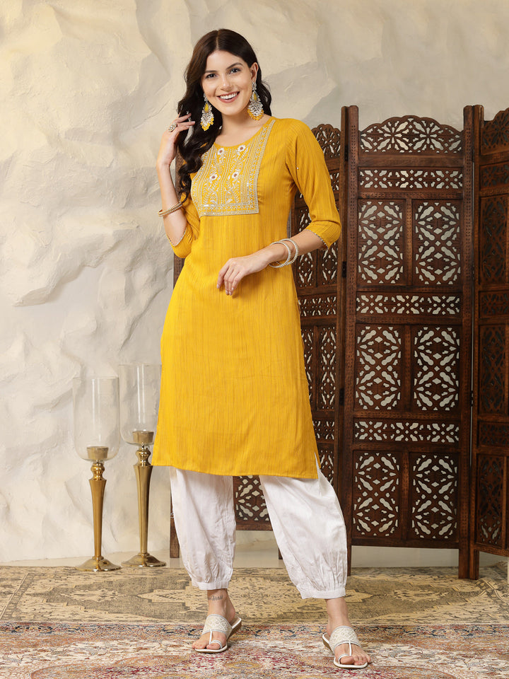Solid &amp; Embroidered Cotton Blend Straight Kurta