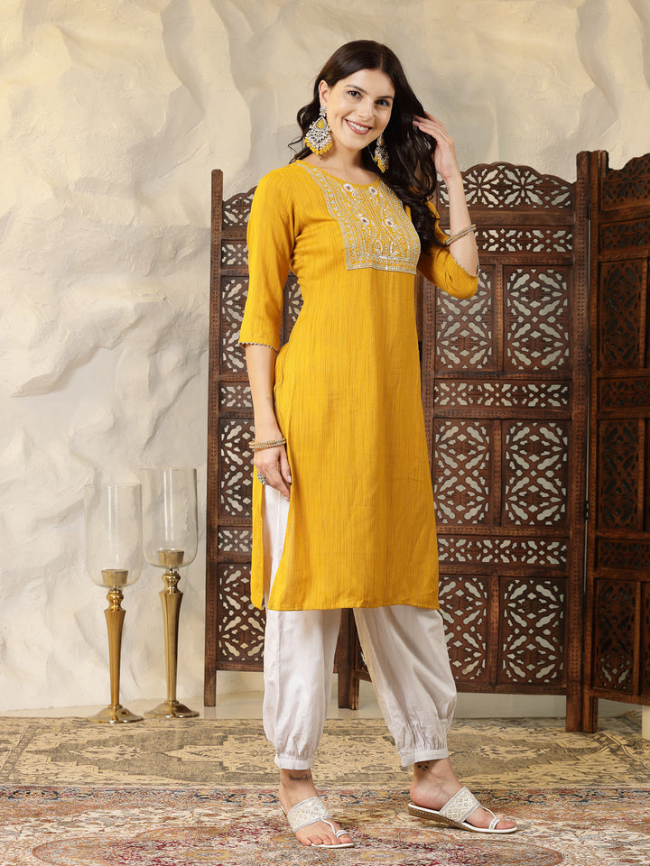 Solid &amp; Embroidered Cotton Blend Straight Kurta