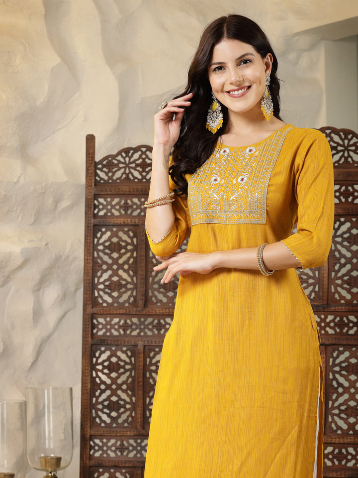 Solid &amp; Embroidered Cotton Blend Straight Kurta