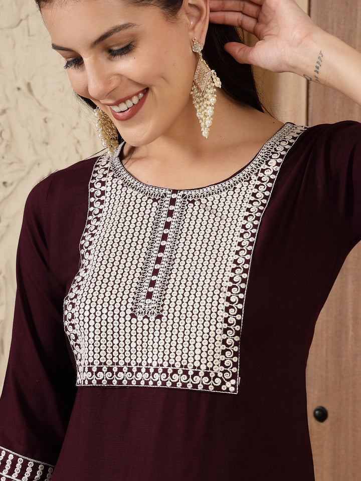 Wine Solid &amp; Embroidered Rayon Straight Kurta