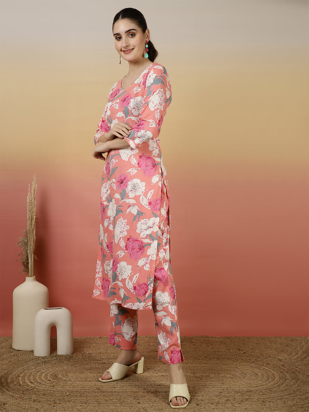 Women Rayon Printed V-Neck Co-Ord Sets With Trousers