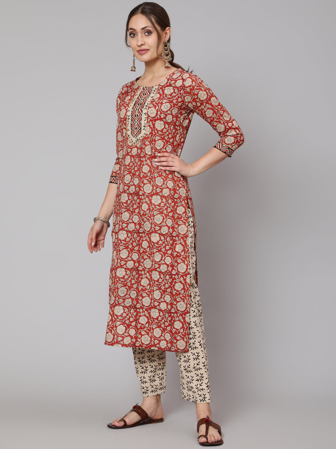 Cotton Maroon Calf Length Straight 3/4 Sleeve Round Neck Printed Kurta, Pants &amp; Cotton Dupatta