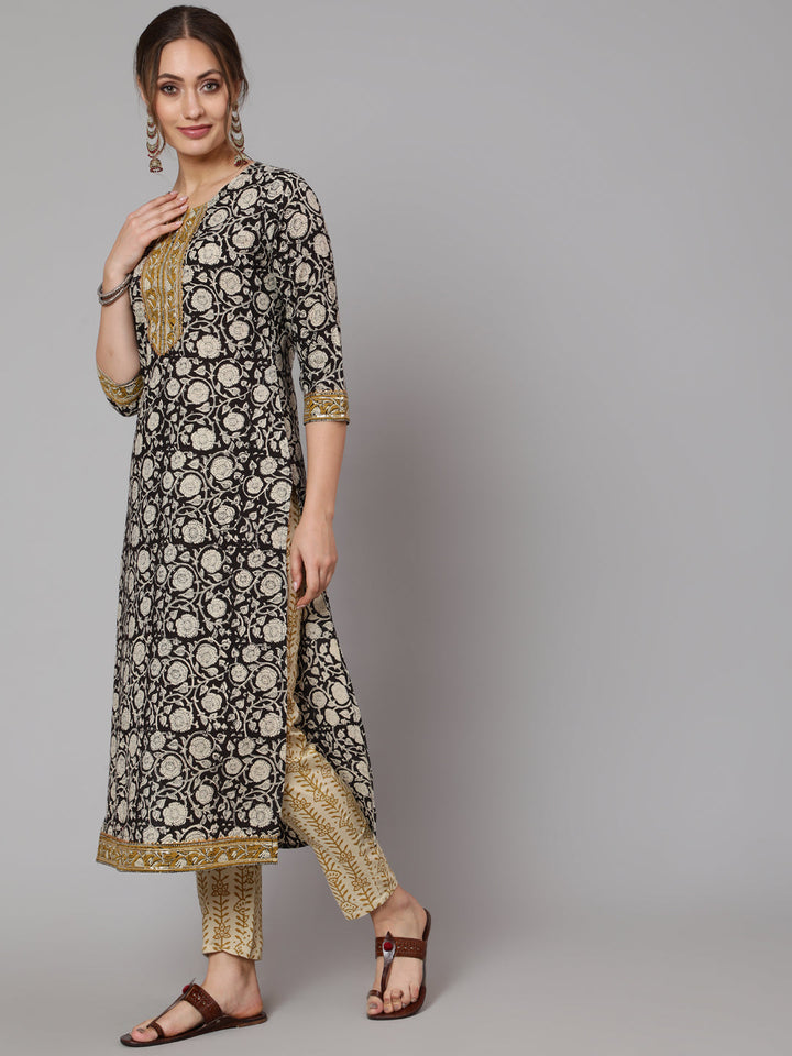 Cotton Black Calf Length Straight 3/4 Sleeve Round Neck Printed Kurta, Pants &amp; Cotton Dupatta