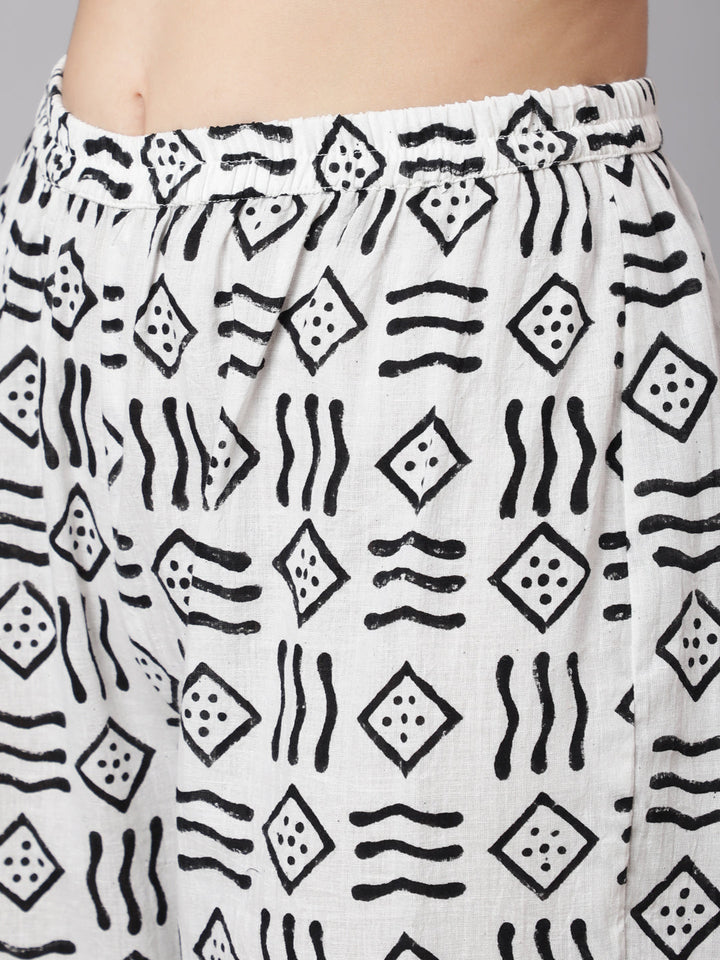 Printed Cotton Calf Length straight 3/4 Sleeve Round Neck Printed Kurta, Pants With Dupatta Set