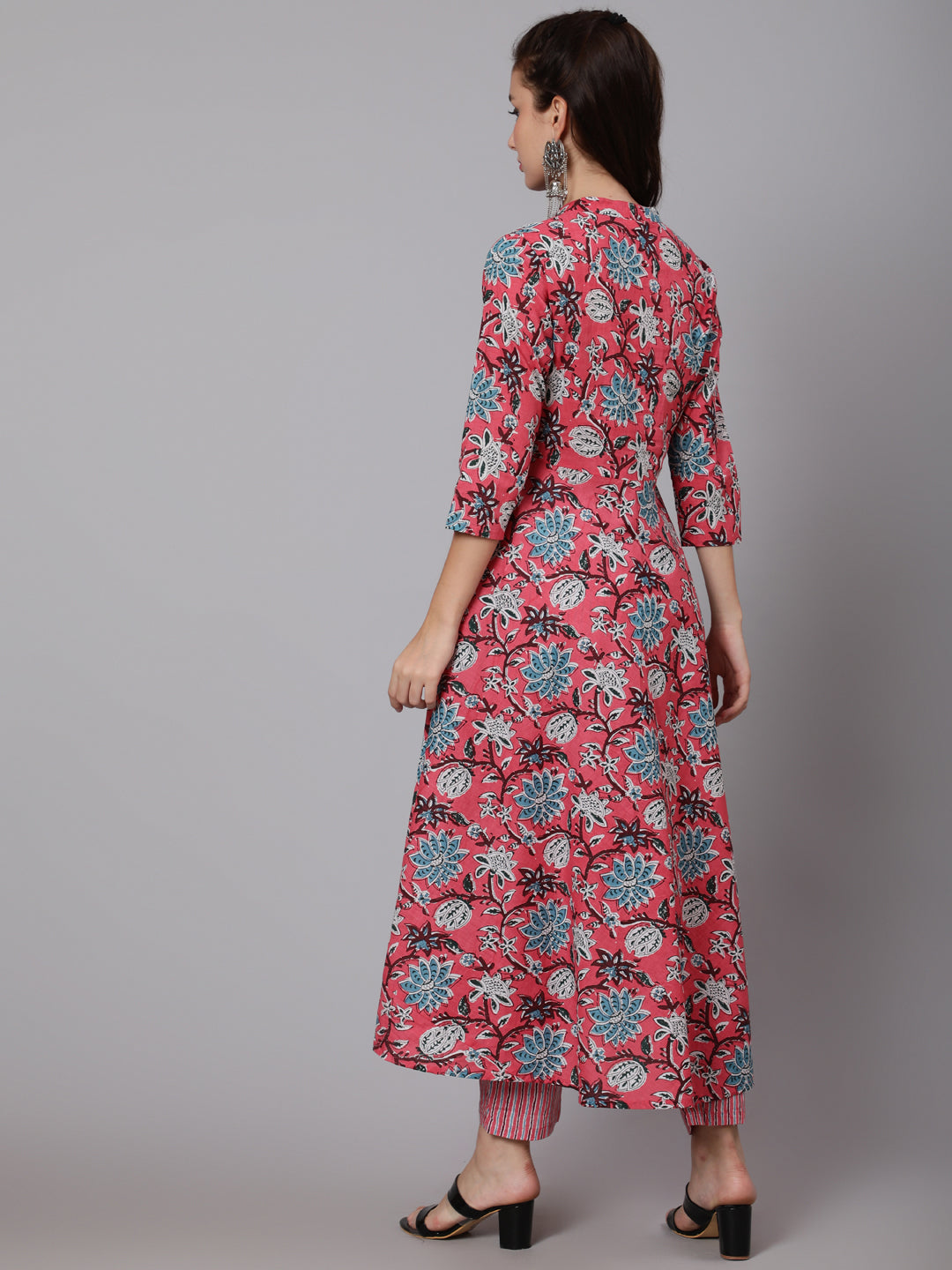 Printed Cotton Calf Length straight 3/4 Sleeve Round Neck Printed Kurta, Pants Set