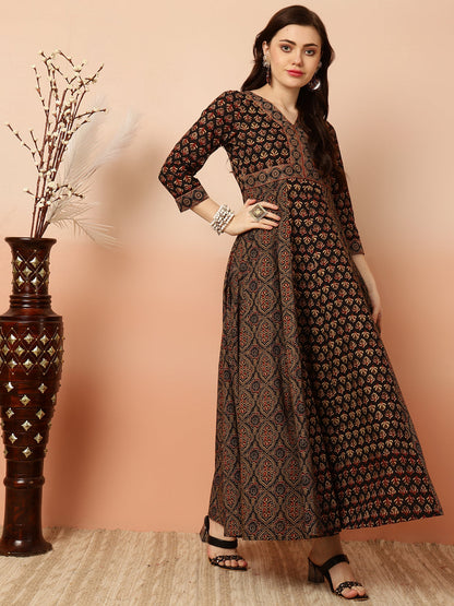 Cotton Ankle Length Flared 3/4 Sleeves V Kurta