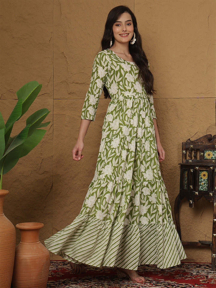 Women Rayon Printed Ankle Length Round Neck Tiered Kurta