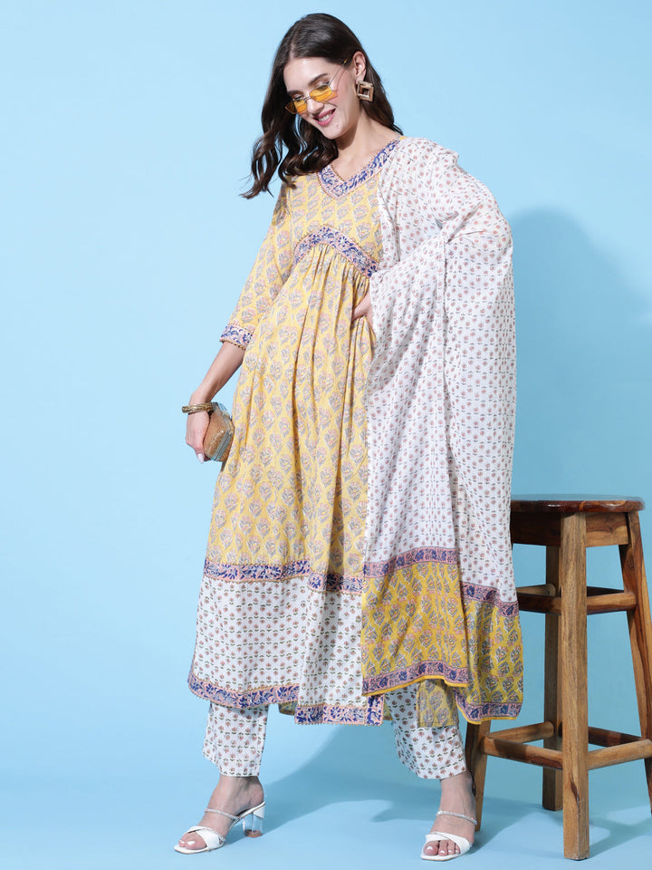 Rayon Printed Calf Length Straight 3/4 Sleeve Round Neck Kurta, Pants With Dupatta Set