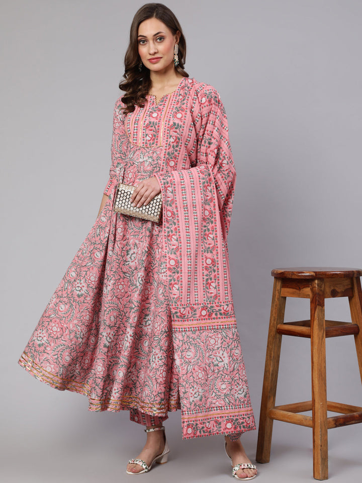 Women Click pink cotton printed kurta – wholesale supplier