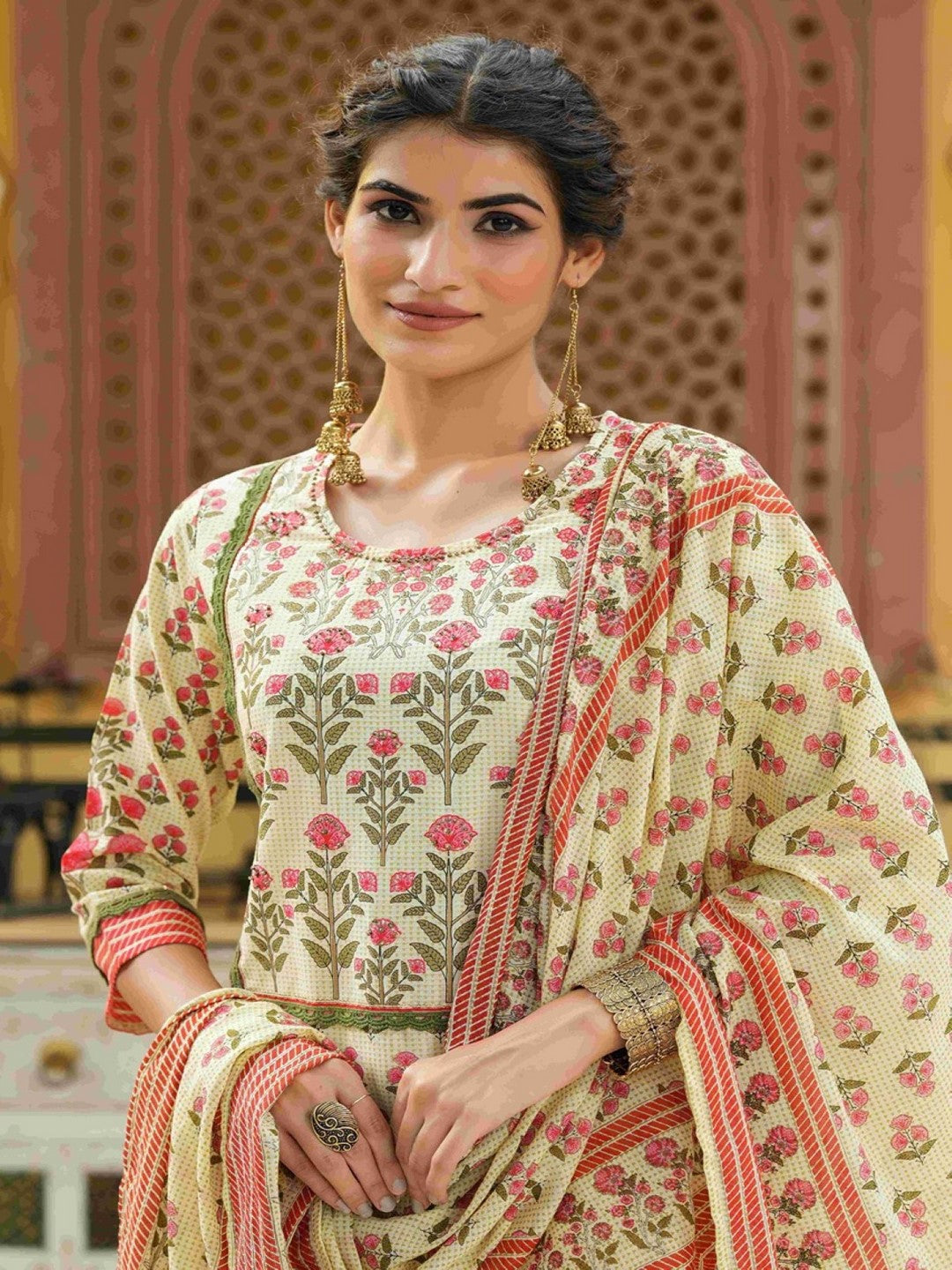 Ivory Ethnic Motif Printed Rayon Kurta Pants & Dupatta Set.