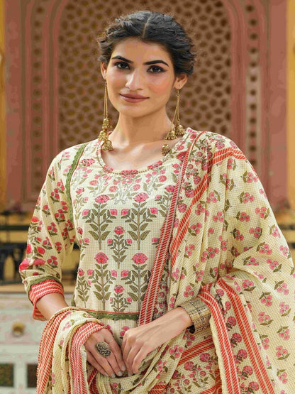 Ivory Ethnic Motif Printed Rayon Kurta Pants & Dupatta Set.