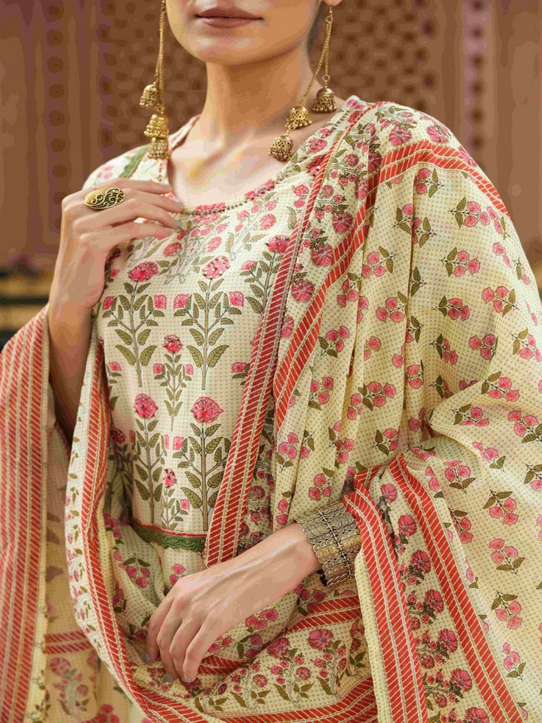 Ivory Ethnic Motif Printed Rayon Kurta Pants & Dupatta Set.