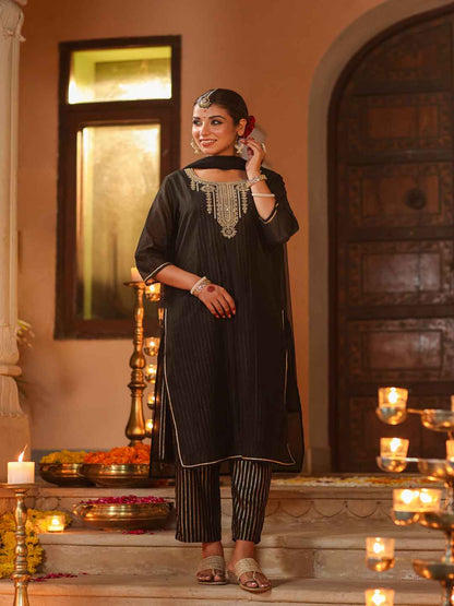 Black Chanderi Printed With Embroidery Kurta, Pants & Dupatta Set