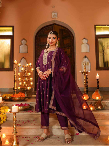 Purple Chanderi Printed With Embroidery Kurta, Pants & Dupatta Sets