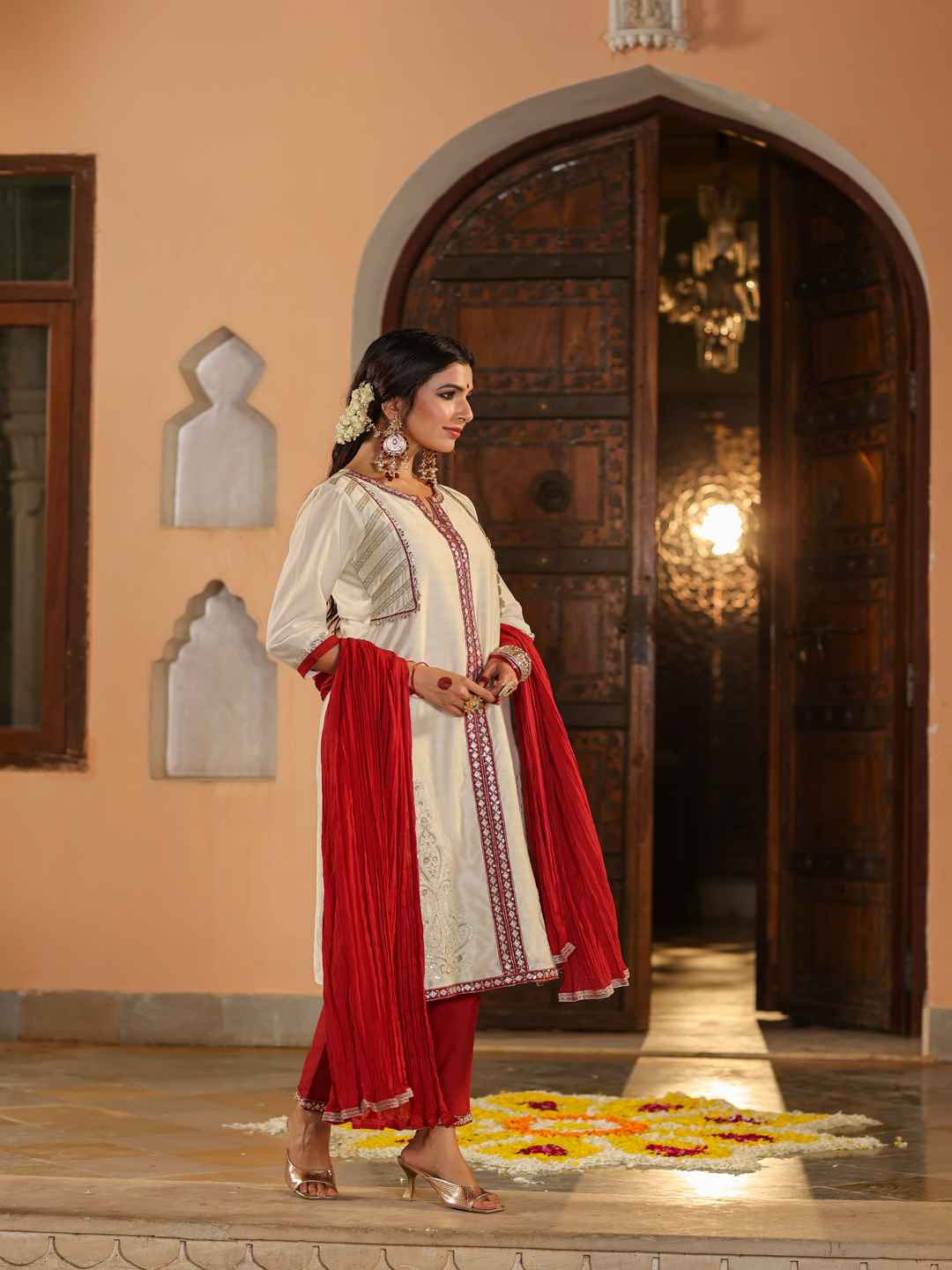 Ivory Chanderi Embroidered Kurta, Pants & Dupatta Set