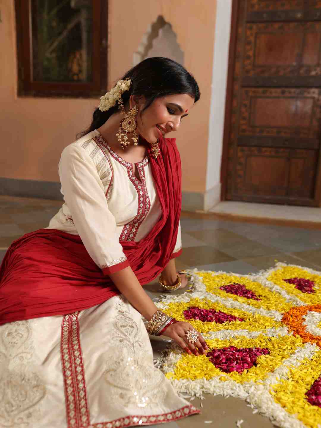 Ivory Chanderi Embroidered Kurta, Pants & Dupatta Set