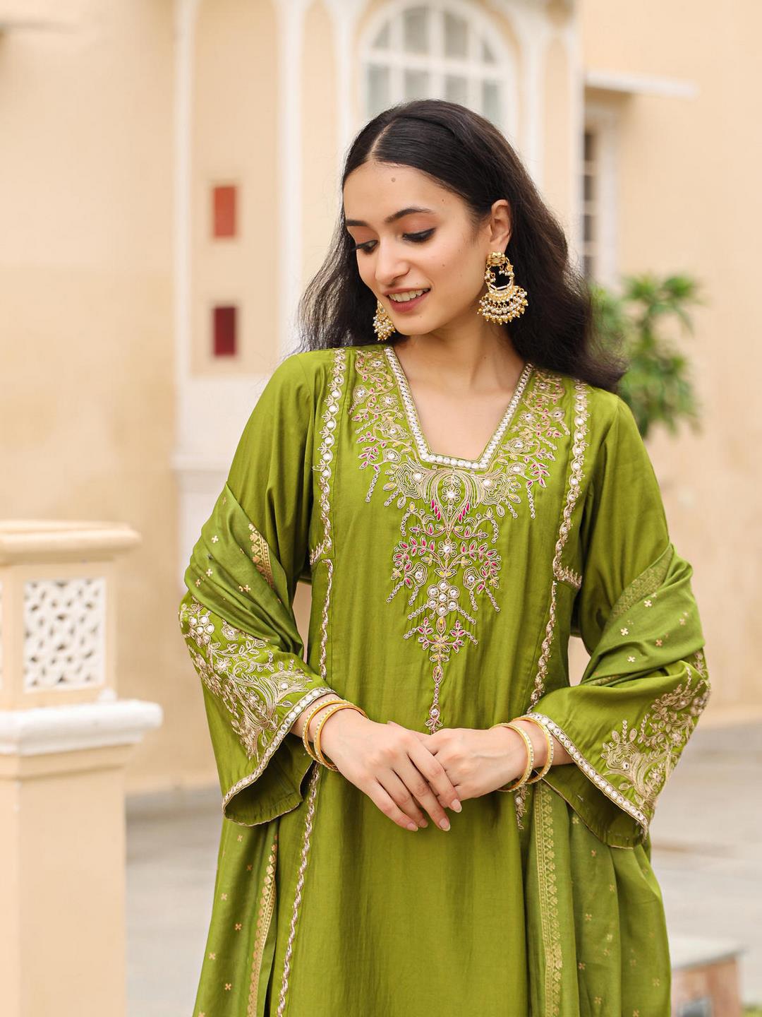 The Swarn Mehndi Green Thread Embroidered Viscose Kurta Pant And Dupatta With Mirror & Zari Work