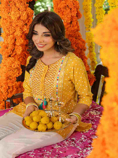 Yellow Muslin Printed High-Low Straight Tunic With Embroidered Yoke
