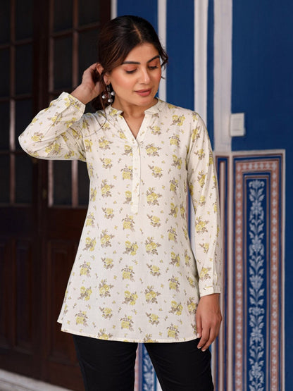 Pista Green Floral Printed Tunic In Rayon