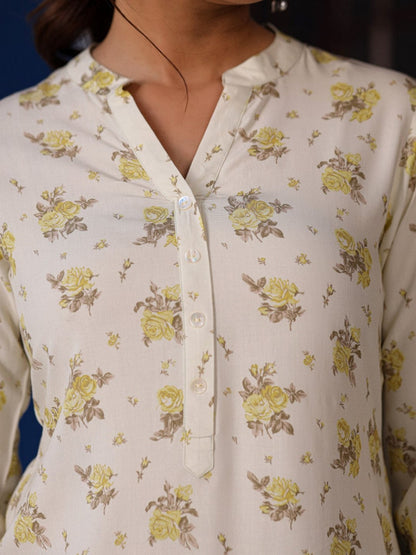 Pista Green Floral Printed Tunic In Rayon