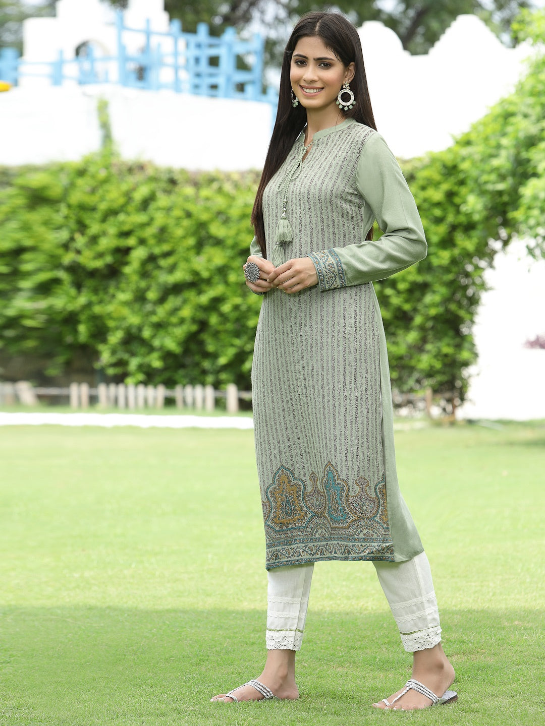 Green Ethnic Motif Printed Acrylic Straight Kurta.