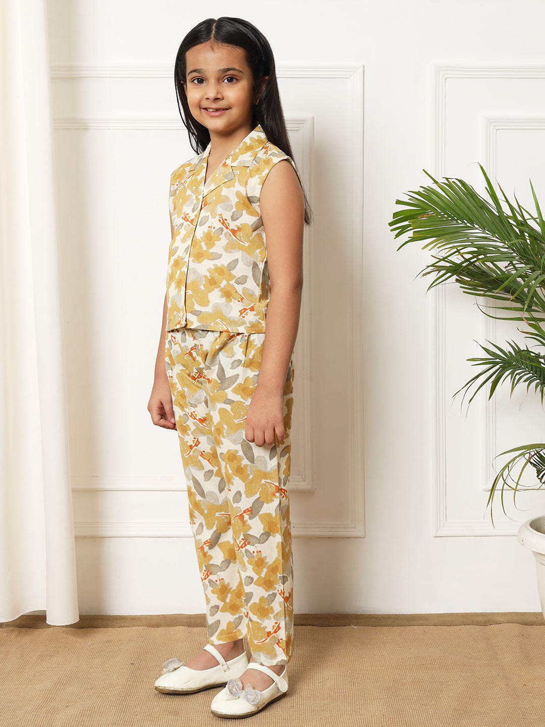 Girls Straight style Cotton fabric Beige color Co-ord set