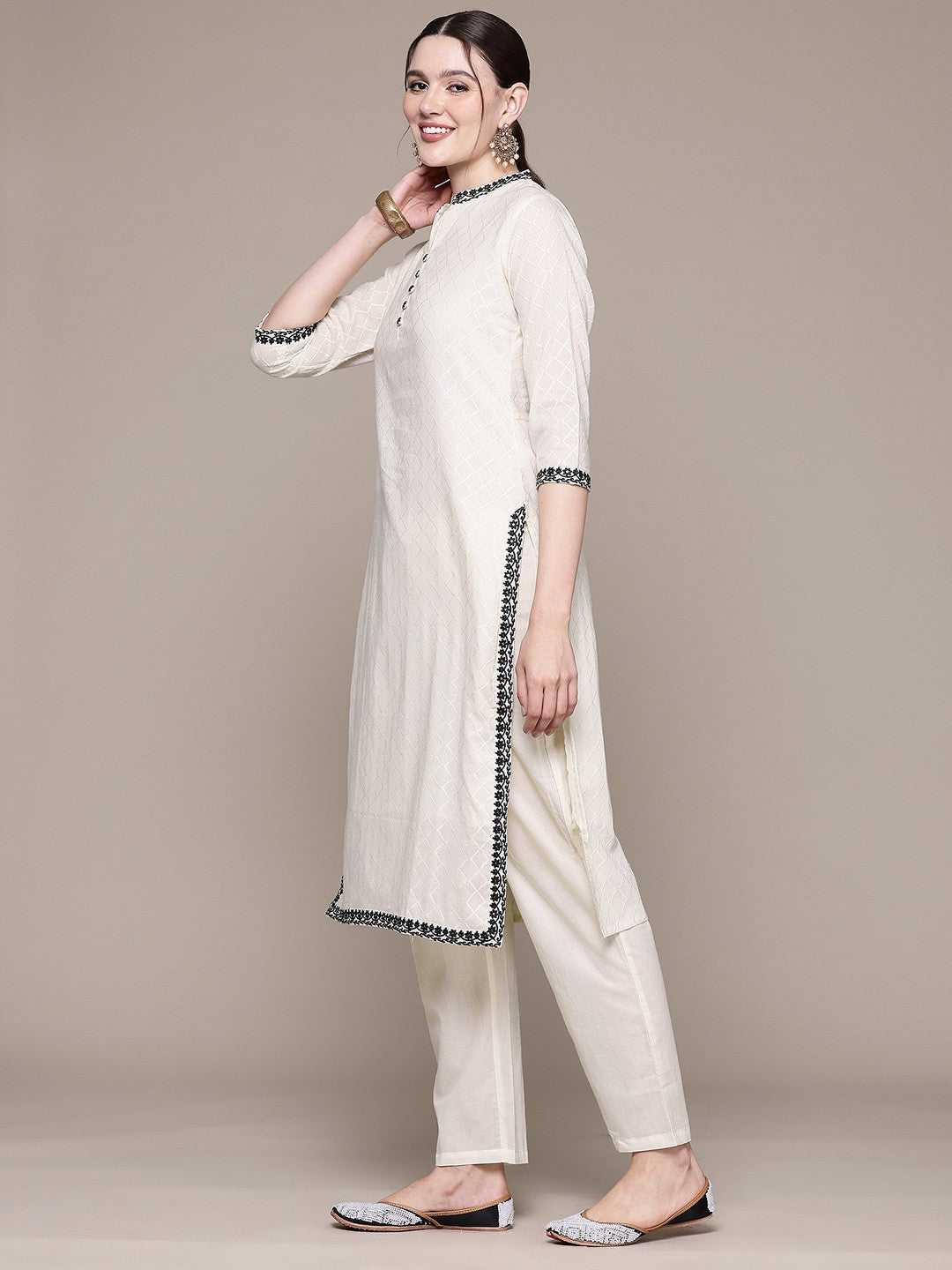 Straight style Cotton fabric Off White color kurta with Bottom