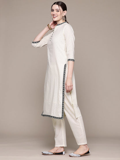 Straight style Cotton fabric Off White color kurta with Bottom