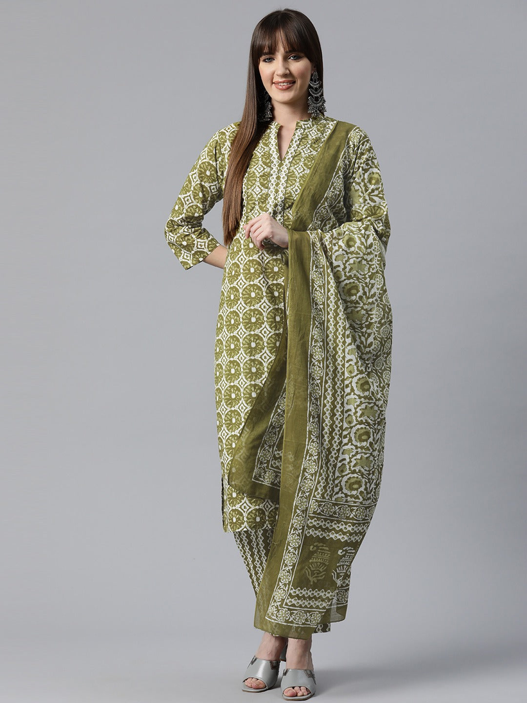 Straight Style Cotton Fabric Green  Color Floral Printed Kurti With Palazzo And Dupatta