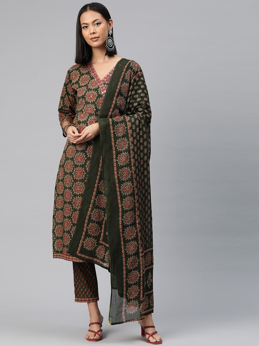 Straight Style Cotton Fabric Green Color Floral Printed Kurti With Palazzo And Dupatta With Thread Work