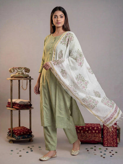 Silk Blend Straight Kurta Pant With Handblock Print Kota Doriya Dupatta Set