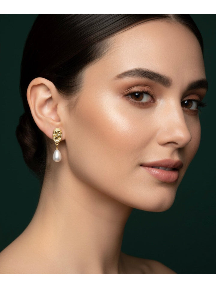 Beautiful Pearl Drop Earring