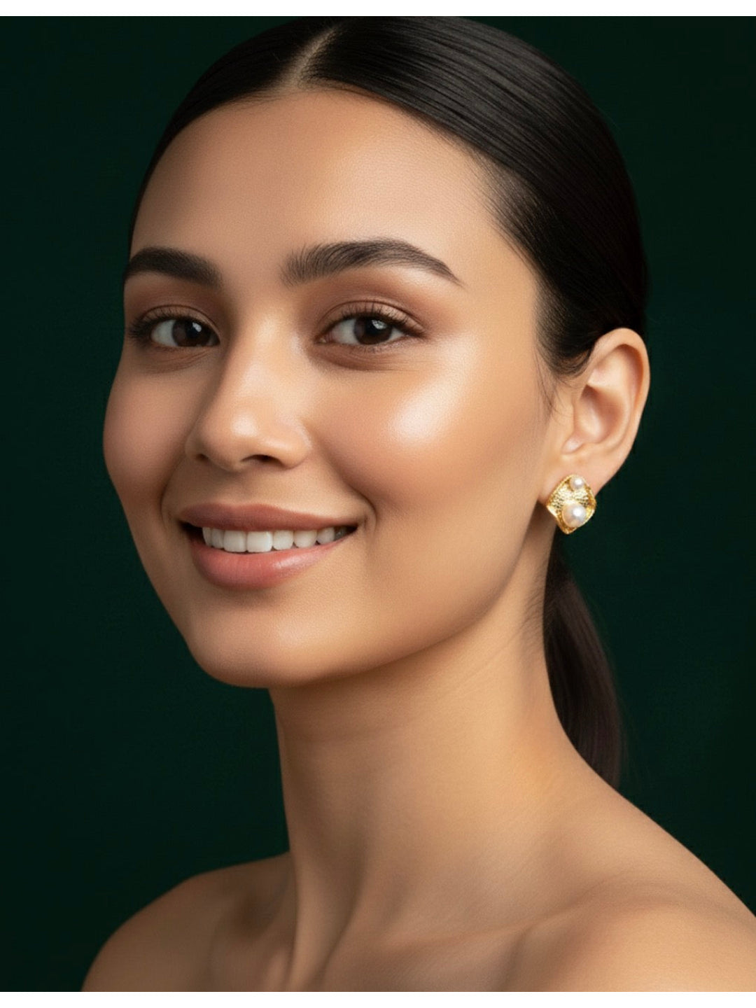 Women Gold Plated Crushed Pearl Earing