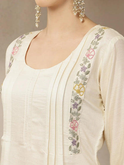 Cream And Pink Chanderi Silk Embroidery Straight Kurta Trouser Dupatta Se