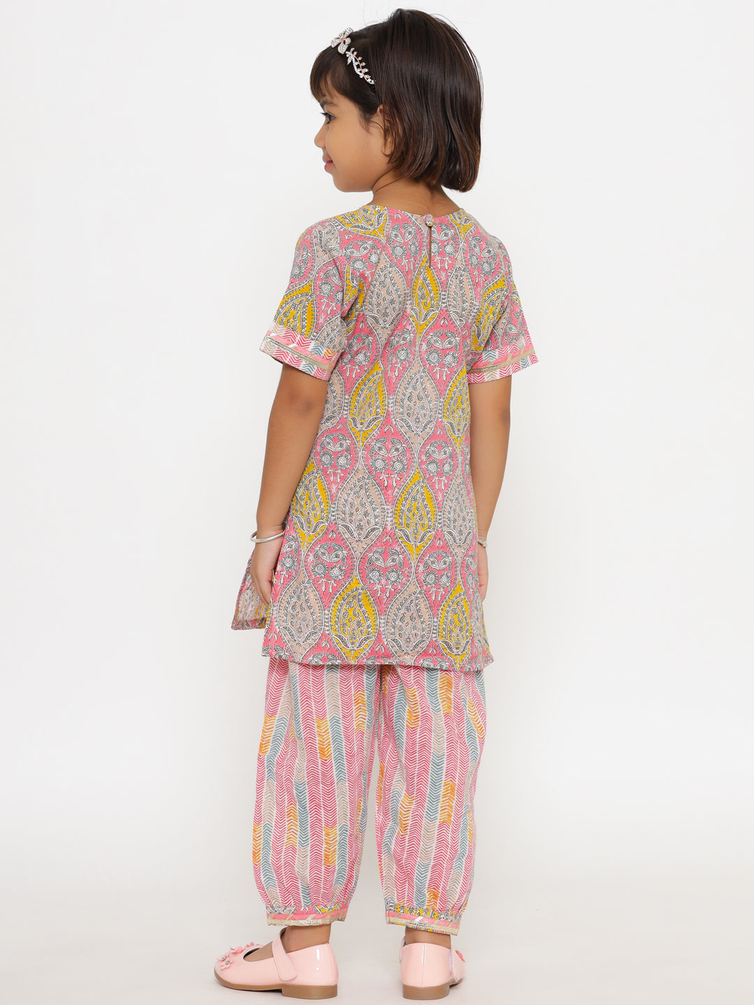 Straight Style Cotton Fabric Pink Color Floral Printed Kurta And Pyjama With Gota Work