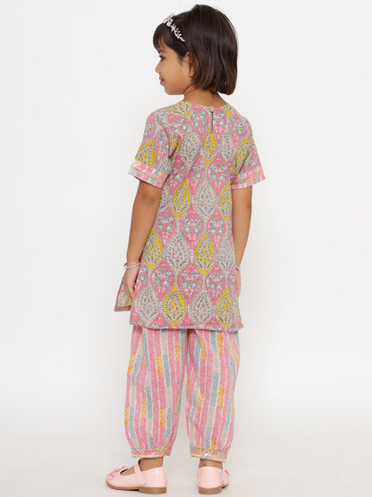 Straight Style Cotton Fabric Pink Color Floral Printed Kurta And Pyjama With Gota Work