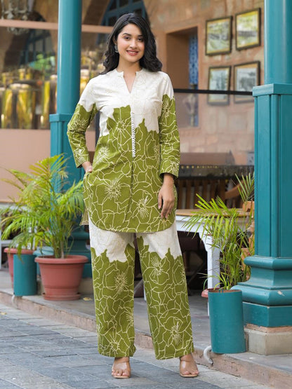 Curved Style Cotton Flex Fabric Green Color Co-Ord Set